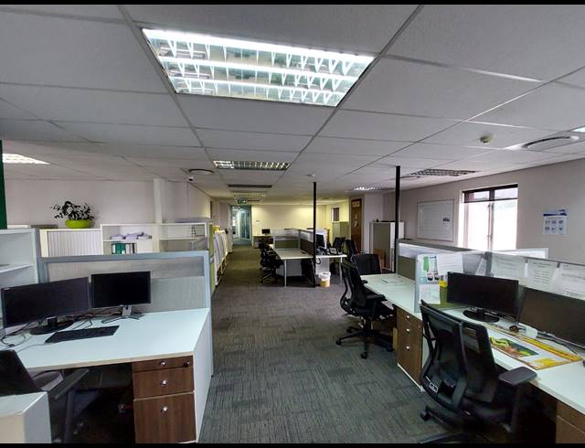 898M² OFFICE TO LET IN GREENSTONE HILL
